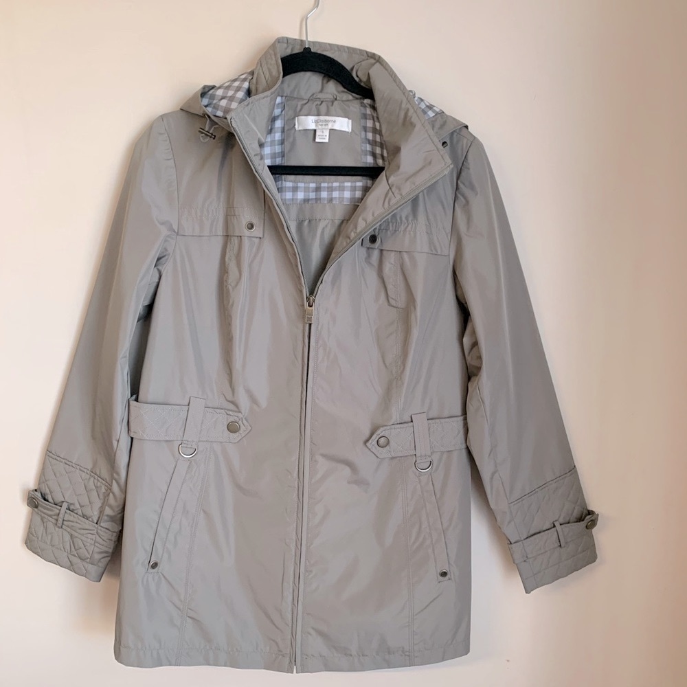 NWOT Womens lightweight winter jacket olive green